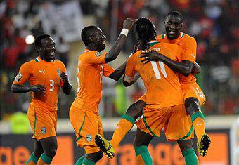 I giocatori della Costa d' Avorio esultano dopo un gol (Getty Images)
