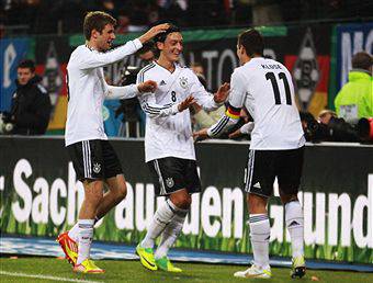 I giocatori della Germania esultano dopo un gol (Getty Images)