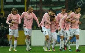 I giocatori del Palermo esultano dopo un gol (Getty Images)