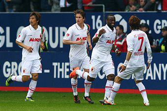 I giocatori dell' Augsburg esultano dopo un gol (Getty Images)