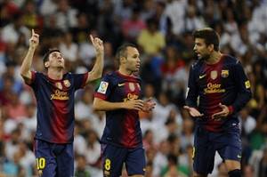 I giocatori del Barcellona esultano dopo un gol (getty Images)