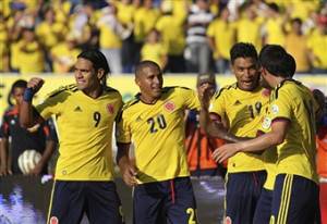 I giocatori della Colombia esultano dopo un gol (getty Images)