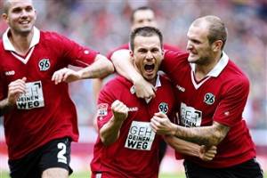 I giocatori dell'Hannover esultano dopo un gol (Getty Images)