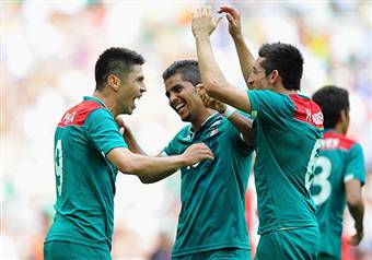 I giocatori del Messico esultano dopo un gol (getty Images)