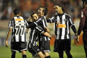 I giocatori dell'Atlético Mineiro festeggiano dopo un gol (Getty Images)
