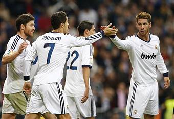 I giocatori del real Madrid esultano dopo un gol (Getty Images)