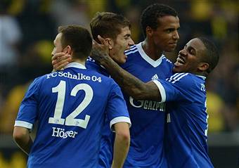 I giocatori dello Schalke 04 esultano dopo un gol (Getty Images)