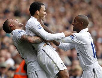 I giocatori del Tottenham esultano dopo un gol (Getty Images)