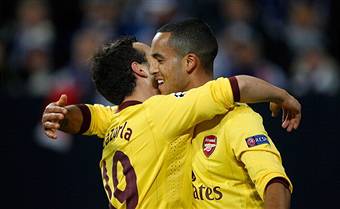 I giocatori dell' Arsenal esultano dopo un gol (Getty Images)