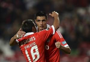 I giocatori del Benfica esultano dopo un gol (Getty Images)