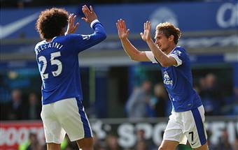 I giocatori dell' Everton esultano dopo un gol (getty Images)