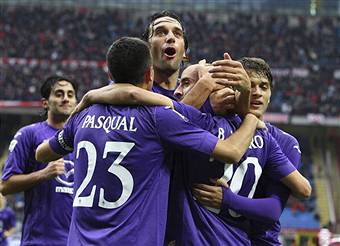I giocatori della Fiorentina esultano dopo un gol (getty Images)
