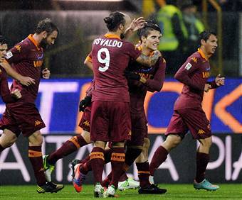 I giocatori della Roma esultano dopo un gol (Getty Images)