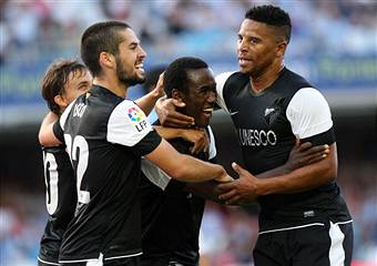 I giocatori del Malaga esultano dopo un gol (Getty Images)