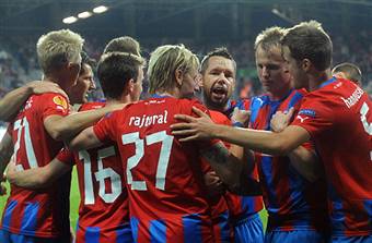 I giocatori del Viktoria Plzen esultano dopo un gol (Getty Images)