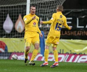 I giocatori dell'Oxford festeggiano dopo un gol (Getty Images)