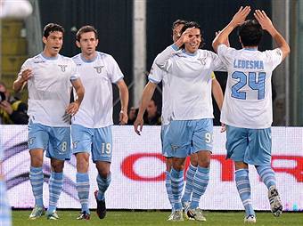I giocatori della Lazio esultano dopo un gol (Getty Images)