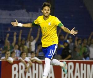 Neymar esulta dopo un gol con la maglia del Brasile (Getty Images)