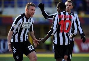 I giocatori del Siena esultano dopo un gol (getty Images)