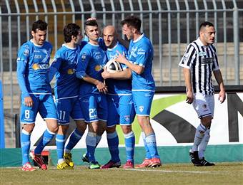 I giocatori dell' Empoli esultano dopo un gol (Getty Images)