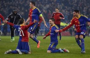 I giocatori del Basilea esultano dopo la vittoria sul Tottenham (Getty Images)
