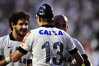 I giocatori del Corinthians esultano dopo un gol (Getty Images)