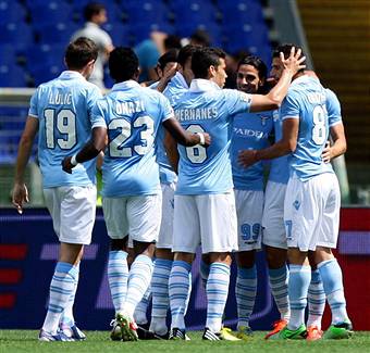 I giocatori della Lazio esultano dopo un gol (Getty Images)