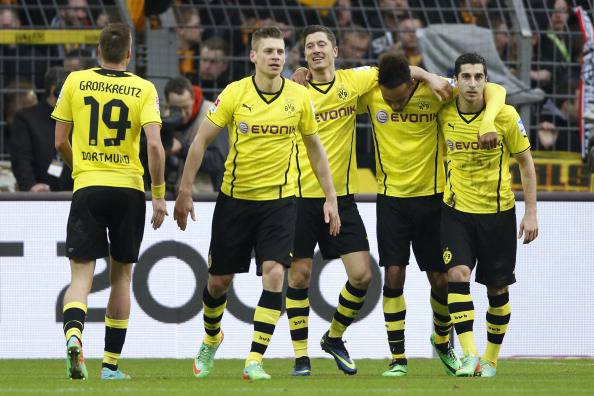 I giocatori del Borussia Dortmund esultano dopo un gol(Getty Images)
