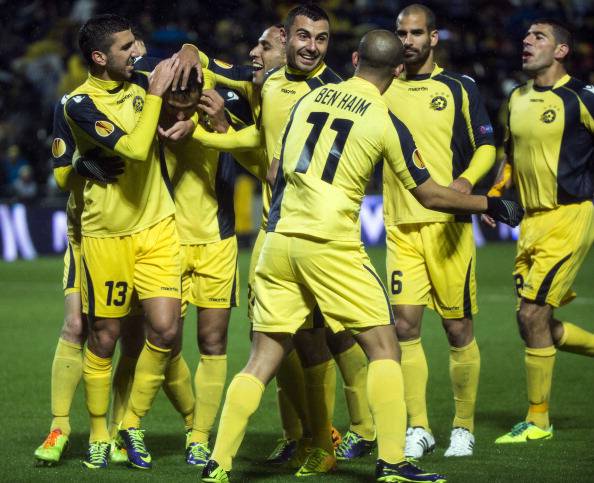 I giocatori del Maccabi esultano dopo un gol (getty Images9