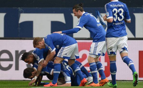 I giocatori dello Schalke esultano dopo un gol (Getty Images)
