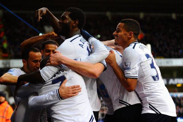 I giocatori del Tottenham esultano dopo un gol (getty Images)