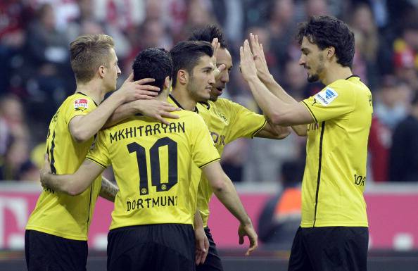I giocatori del Borussia Dortmund esultano dopo un gol (Getty Images)