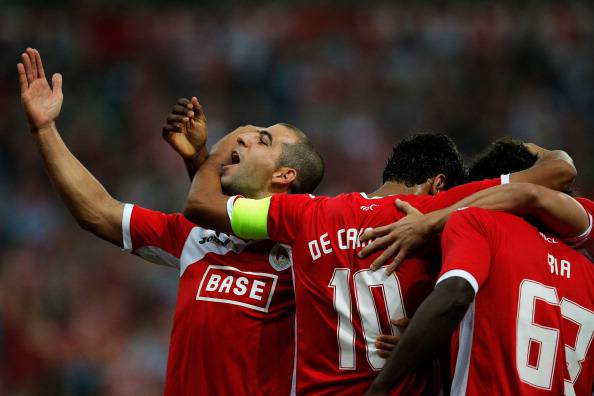 I giocatori dello Standard Liegi esultano dopo un gol (Getty Images) 