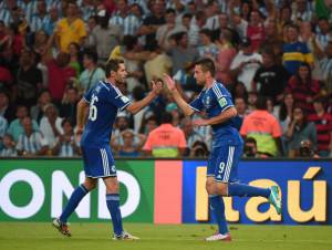 I giocatori della Bosnia esultano dopo un gol (Getty Images)