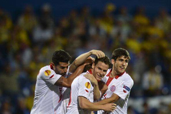 I giocatori del Siviglia esultano dopo un gol (Getty Images) 