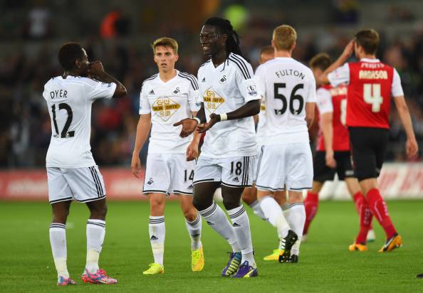 I giocatori dello Swansea esultano dopo un gol (Getty Images) 