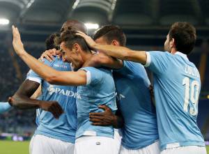 I giocatori della Lazio esultano dopo un gol (Getty Images) 