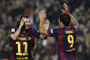 I giocatori del Barcellona esultano dopo un gol (Getty Images)  