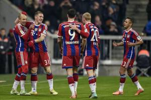 I giocatori del Bayern Monaco esultano dopo un gol (Getty Images) 