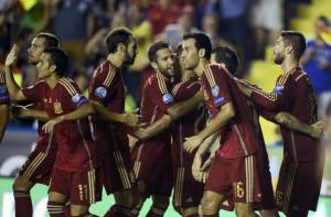 I giocatori della Spagna esultano dopo un gol (Getty Images) 